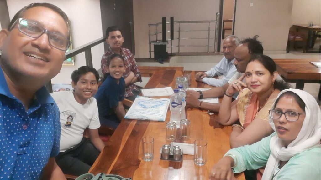 khane ki table pr sb log tayar hai, top 10 superfoods ke intzar main