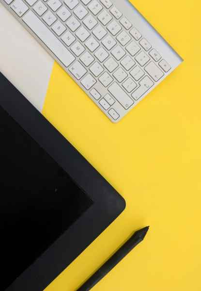 बच्चों के लिए कोडिंग बहुत हे जरुरी है , इसके लिए कंप्यूटर सिस्टम कि जरूरत होती है