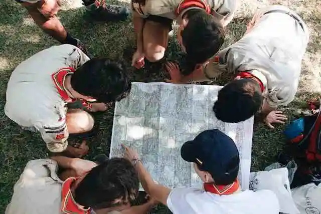Scouts kuch youjna bana rehe hai